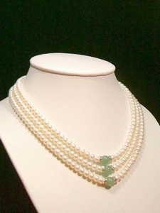 Collier perle d`eau douce 3 rangs avec perles de jade