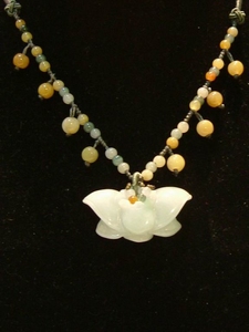 Collier jade fleur de lotus