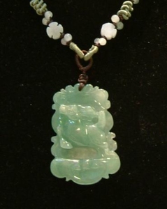 Collier jade signe chinois cheval
