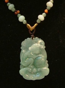 Collier jade signe chinois seinge
