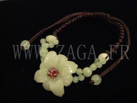 Bracelet jade fleur carrée