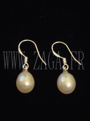 Boucles d`oreille perles de culture pendantes
