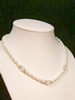 Collier perle d`eau douce avec 3 perles de cristal